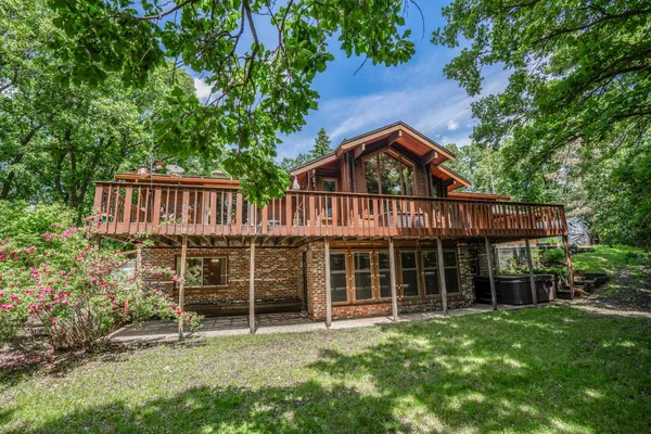 $399,000 | 21550 149th Street Northeast, New London, MN 56273