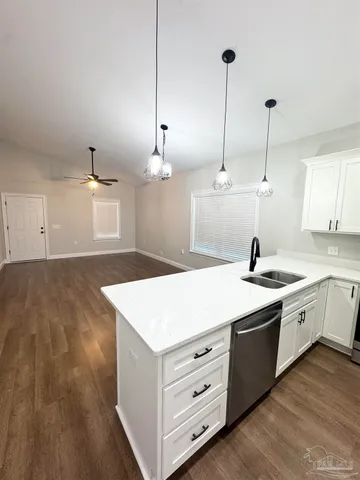 $1,800 | 3294 Damon Drive, Milton, FL 32583