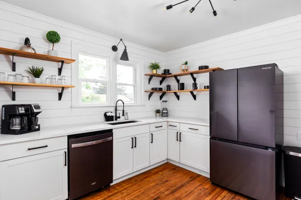 $1,900,000 | 710 West Ludington Avenue, Ludington, MI 49431