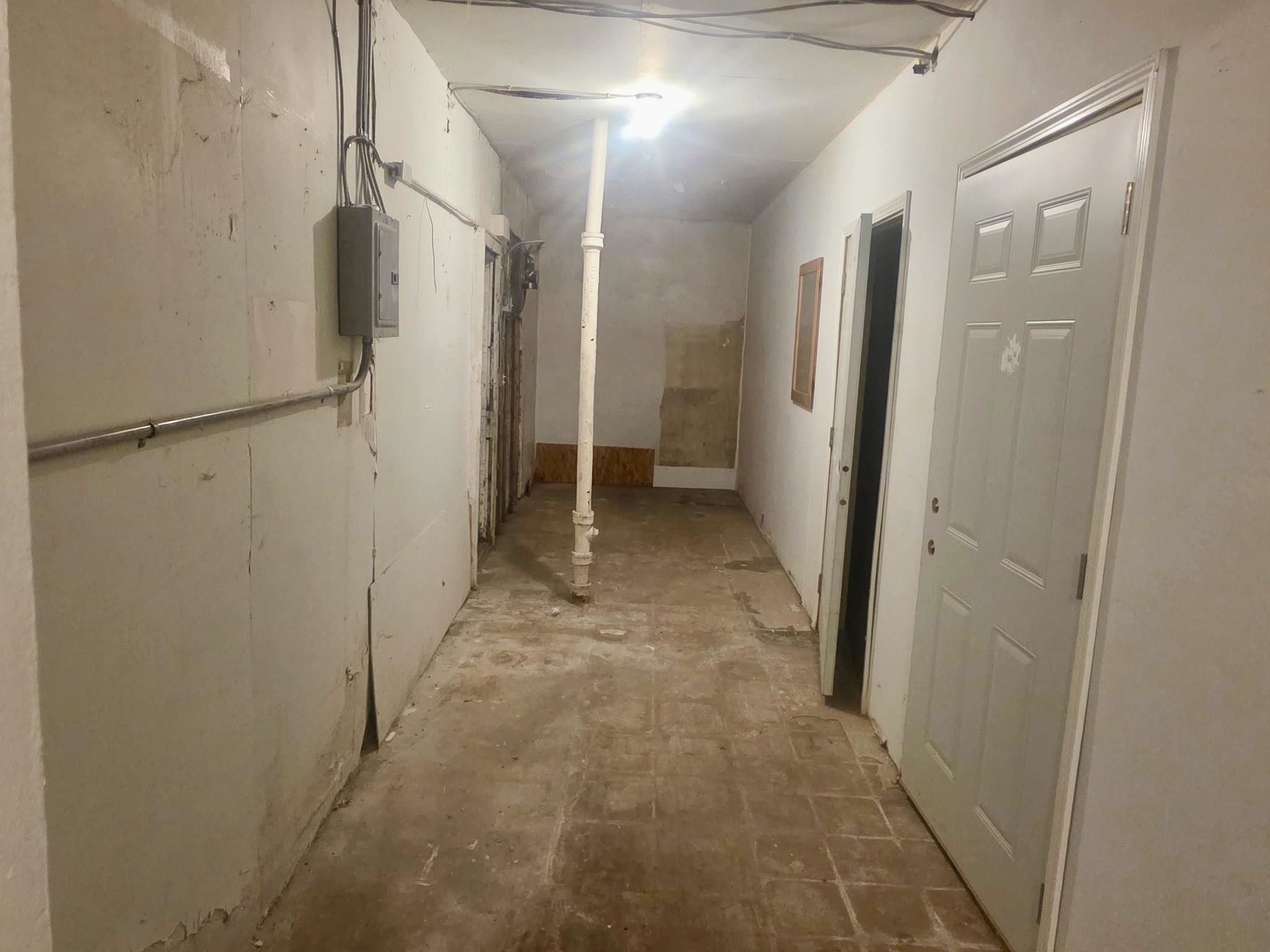 6069 Lapeer Road Burton, MI 48509 - Photo 22 of 34