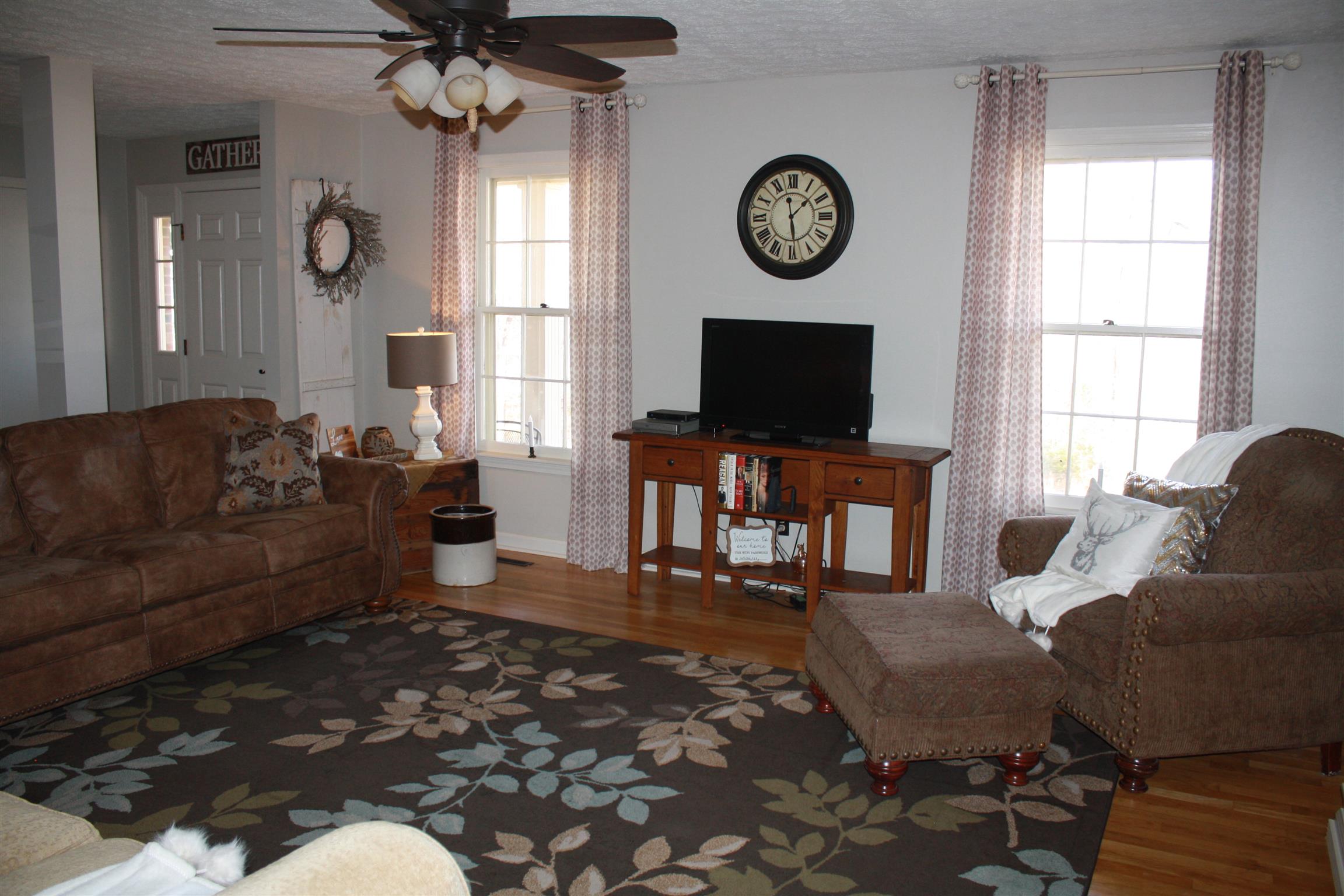 306 Lee Road Dickson, TN 37055 - Photo 14 of 29 Plenty of natural light