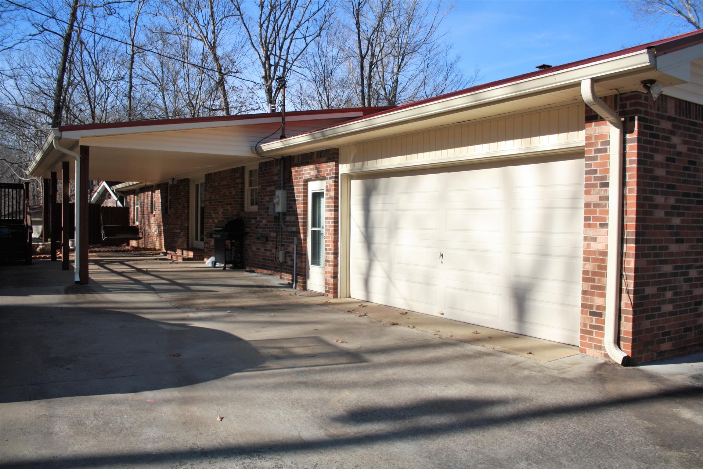 306 Lee Road Dickson, TN 37055 - Photo 5 of 29 Covered patio and 2 car garage