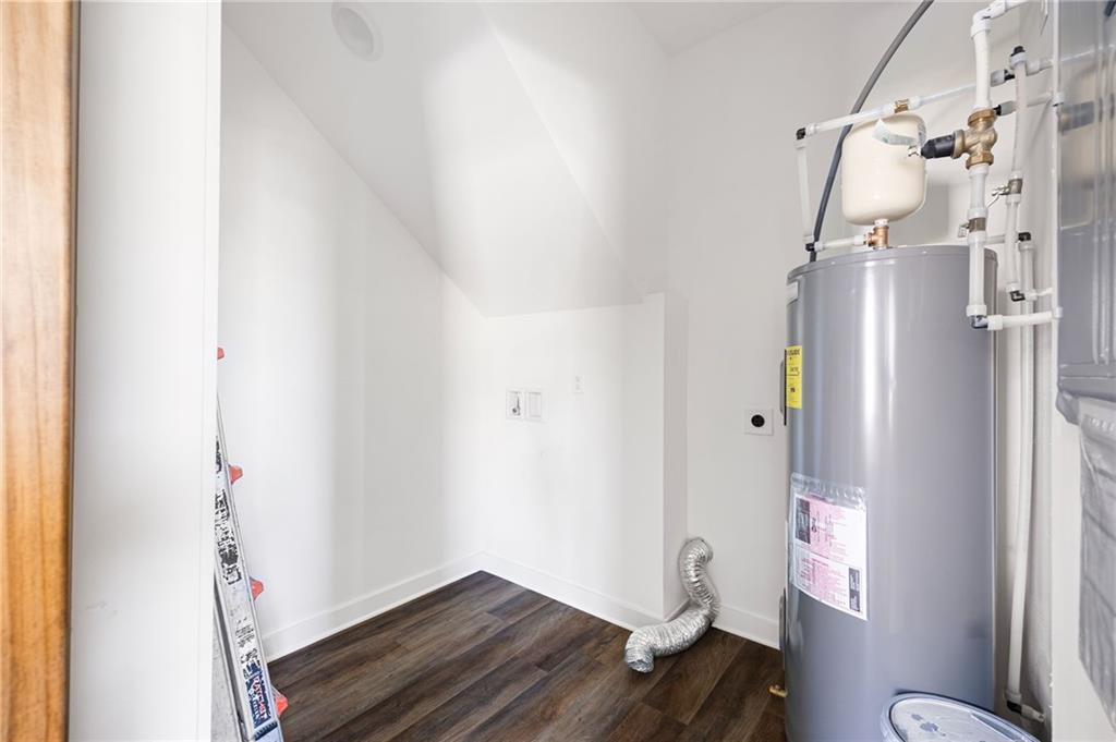 205 Pinecrest Road Cedartown, GA 30125 - Photo 24 of 27 a very nice looking room with wooden floor