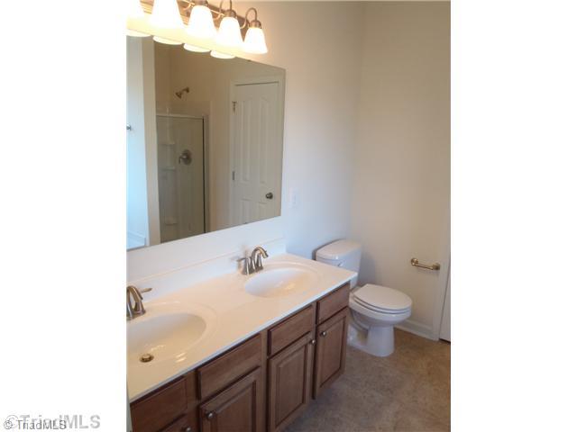 3547 Lamplight Way High Point, NC 27265 - Photo 4 of 16 Master Bath/Spa.