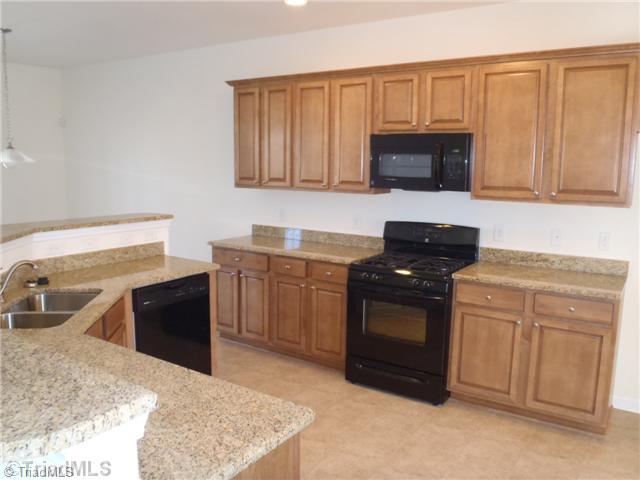 3547 Lamplight Way High Point, NC 27265 - Photo 6 of 16 Kitchen.
