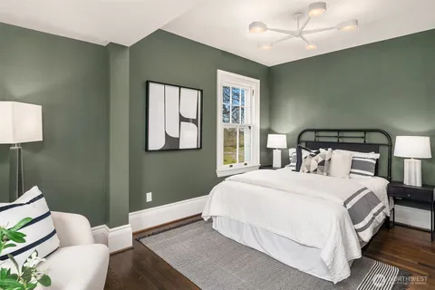 $1,999,000 | 4004 Washington Avenue, Seattle, WA 98199