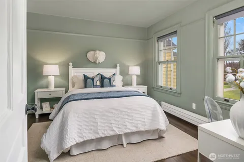 $1,999,000 | 4004 Washington Avenue, Seattle, WA 98199