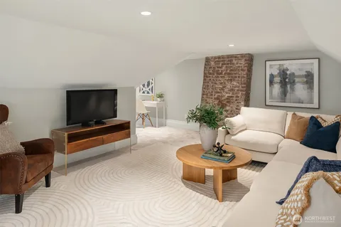 $1,999,000 | 4004 Washington Avenue, Seattle, WA 98199