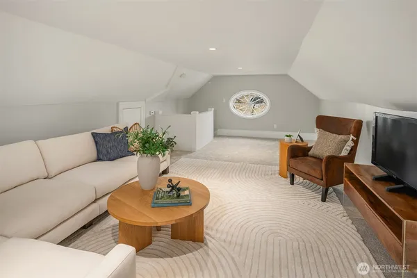 $1,999,000 | 4004 Washington Avenue, Seattle, WA 98199