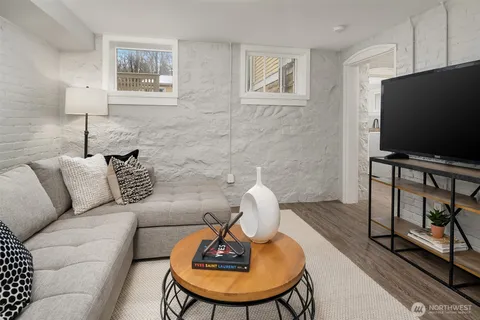 $1,999,000 | 4004 Washington Avenue, Seattle, WA 98199