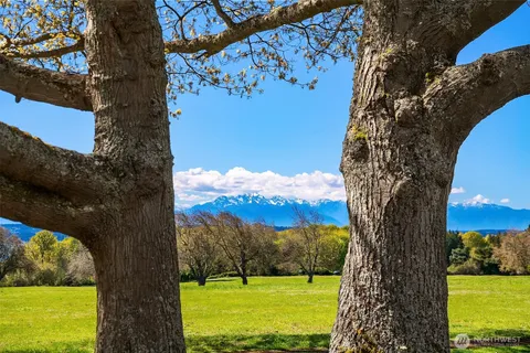 $1,999,000 | 4004 Washington Avenue, Seattle, WA 98199