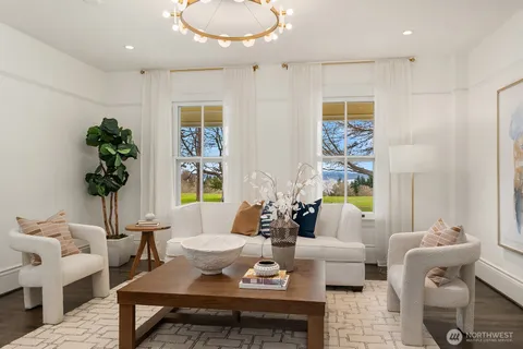 $1,999,000 | 4004 Washington Avenue, Seattle, WA 98199