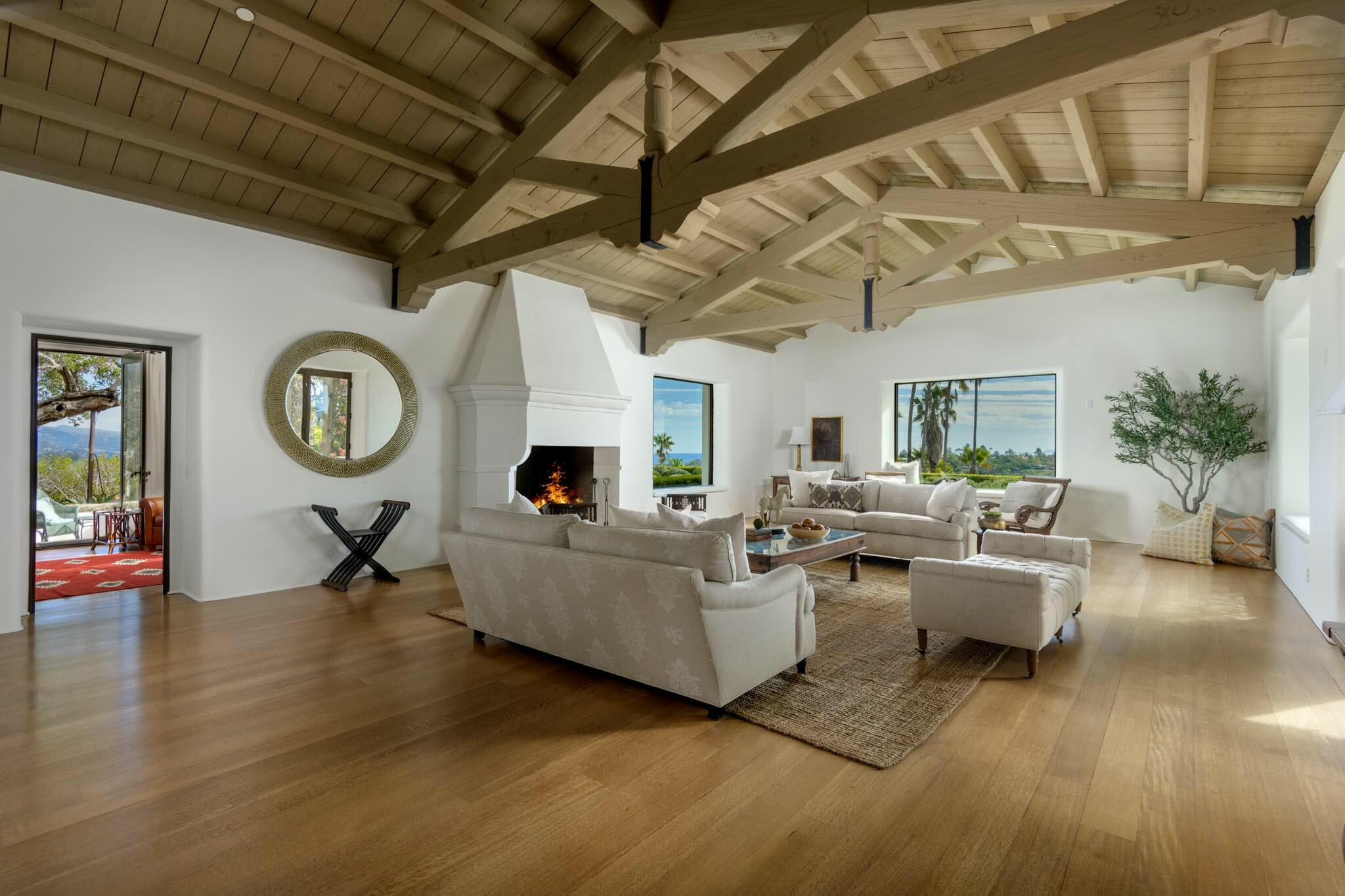 272 El Cielito Road Santa Barbara, CA 93103 - Photo 6 of 24 a living room with furniture