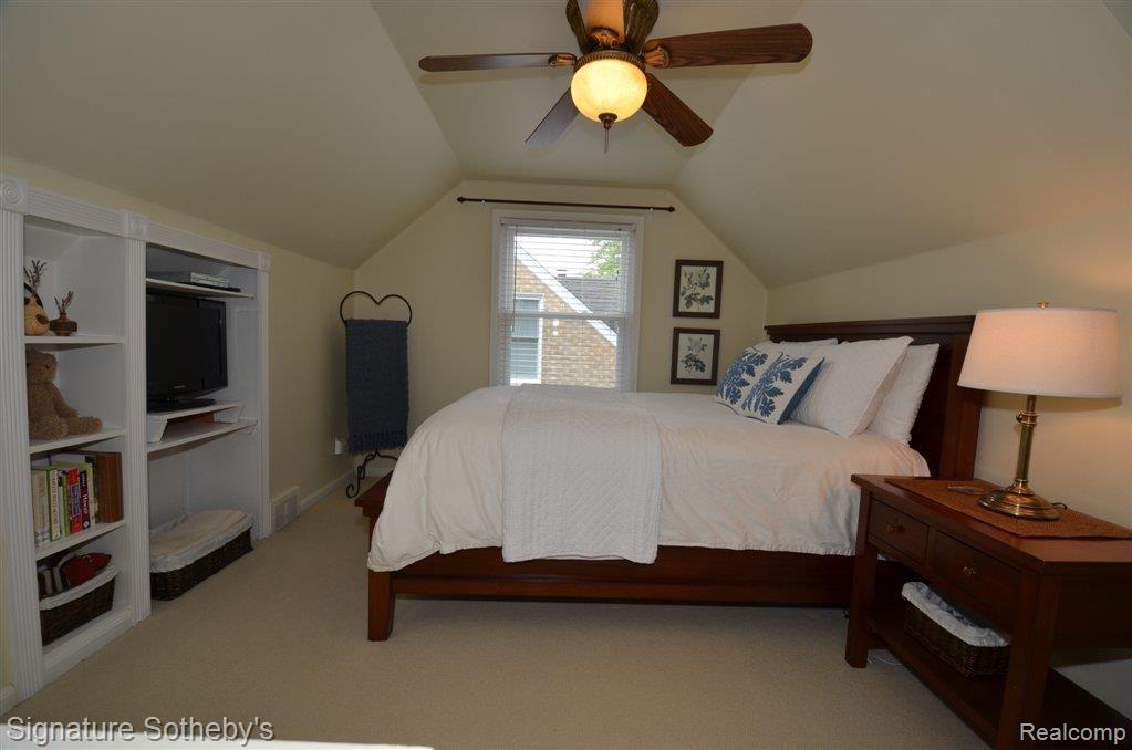 2929 Bembridge Road Royal Oak, MI 48073 - Photo 14 of 24 DSC_0641.JPG