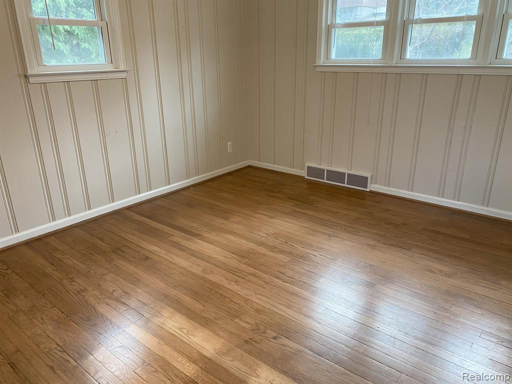 319 Oak Street Rochester, MI 48307 - Photo 21 of 26