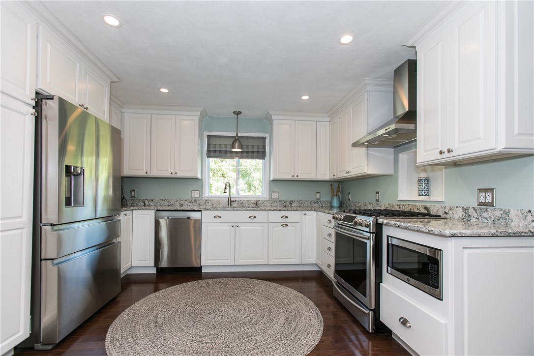 67 Scarborough Road Cumberland, RI 02864 - Photo 18 of 39 Gallery Image 18