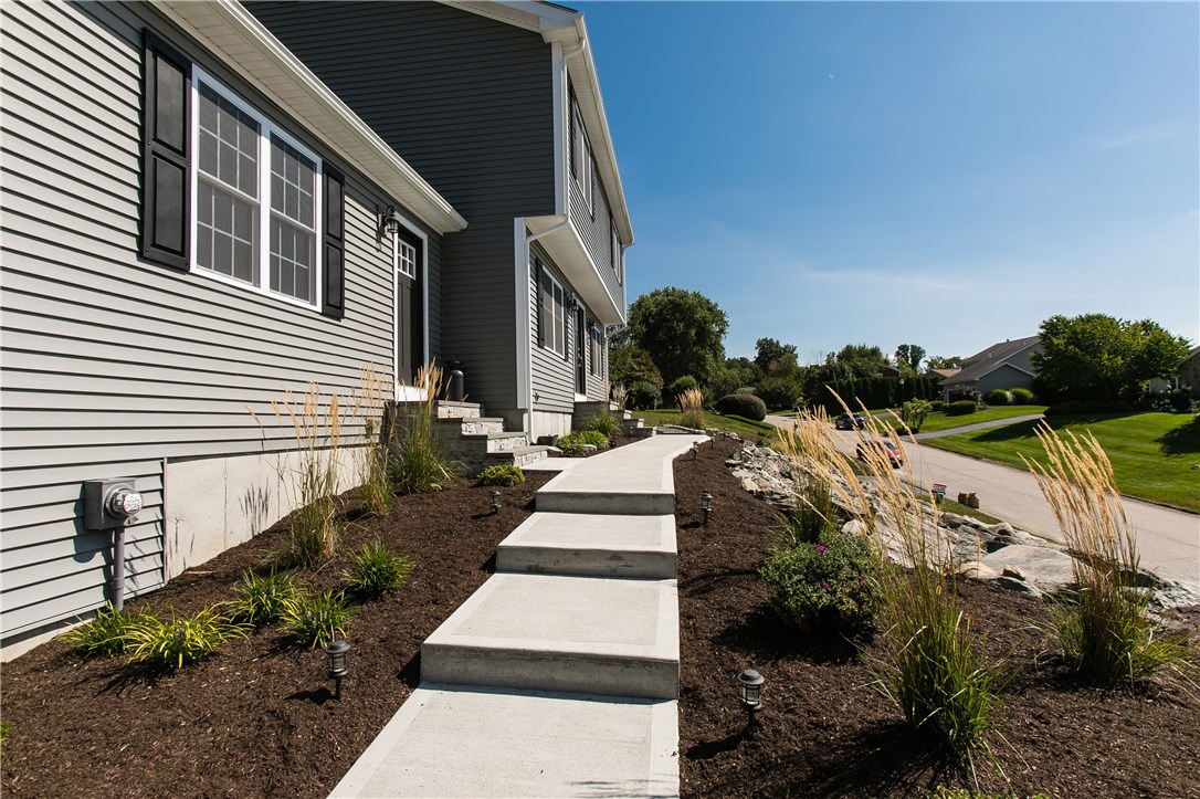 67 Scarborough Road Cumberland, RI 02864 - Photo 2 of 39 Gallery Image 2