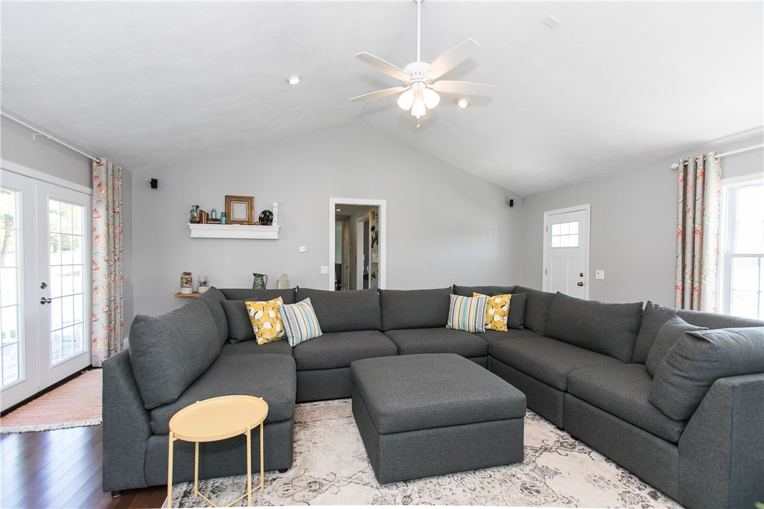 67 Scarborough Road Cumberland, RI 02864 - Photo 21 of 39 Gallery Image 21