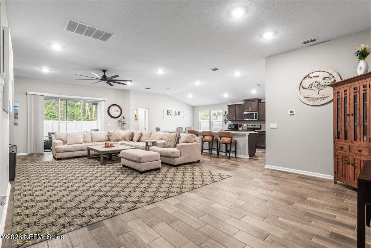 40 Pecan Rdg Court Jacksonville, FL 32218 - Photo 6 of 37 Great Room