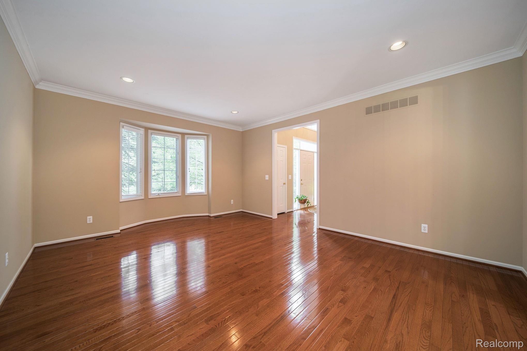 79 Oakbridge Drive Rochester, MI 48306 - Photo 7 of 46 79-Oakbridge_9.jpg