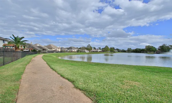 $2,450 | 8206 Sierra Dawn Drive, Tomball, TX 77375