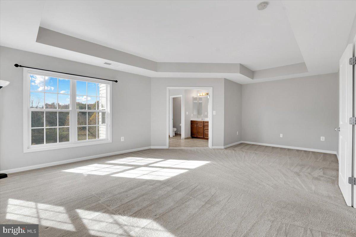 41625 Broxbourne Terrace Aldie, VA 20105 - Photo 21 of 43 a view of an empty room with a window