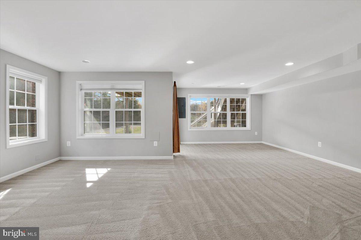 41625 Broxbourne Terrace Aldie, VA 20105 - Photo 8 of 43 a view of an empty room with a window
