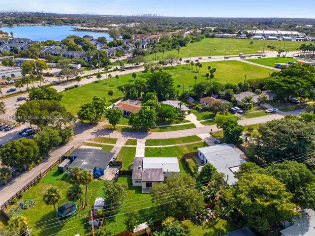 $450,000 | 5713 Seton Drive, Margate, FL 33063