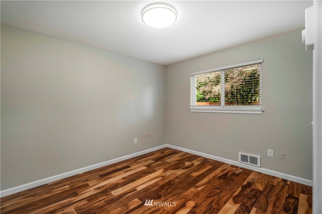 2429 165th Place Southeast Bothell, WA 98012 - Photo 19 of 25 Gallery Image 19