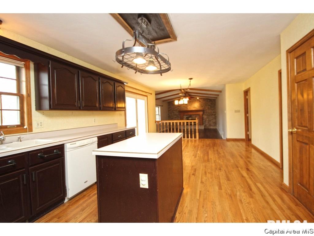 405 Appomattox Drive Springfield, IL 62711 - Photo 7 of 35