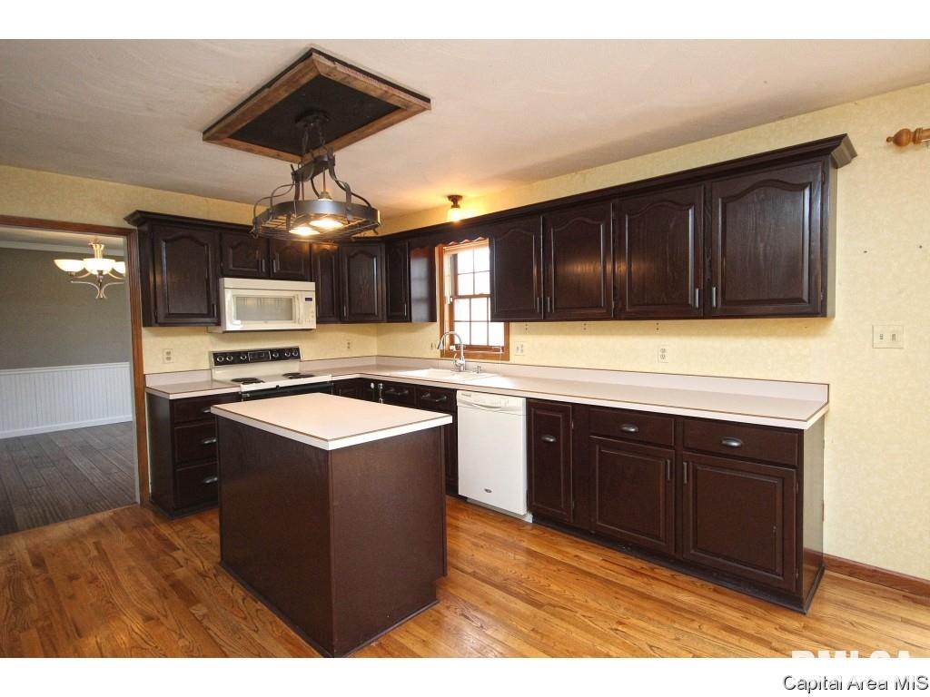 405 Appomattox Drive Springfield, IL 62711 - Photo 8 of 35