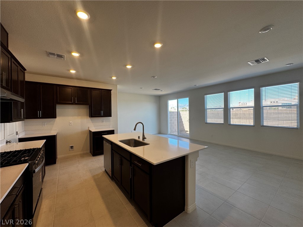 9250 Innot Avenue Las Vegas, NV 89148 - Photo 3 of 32