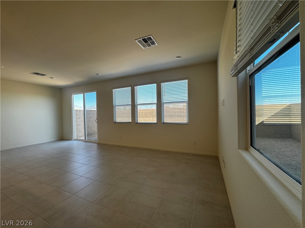 9250 Innot Avenue Las Vegas, NV 89148 - Photo 6 of 32