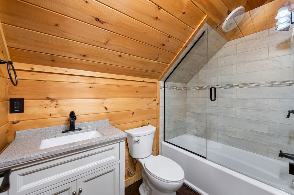 259 Red Bush School Road Blue Ridge, GA 30513 - Photo 25 of 46 Upper-level loft ensuite bath