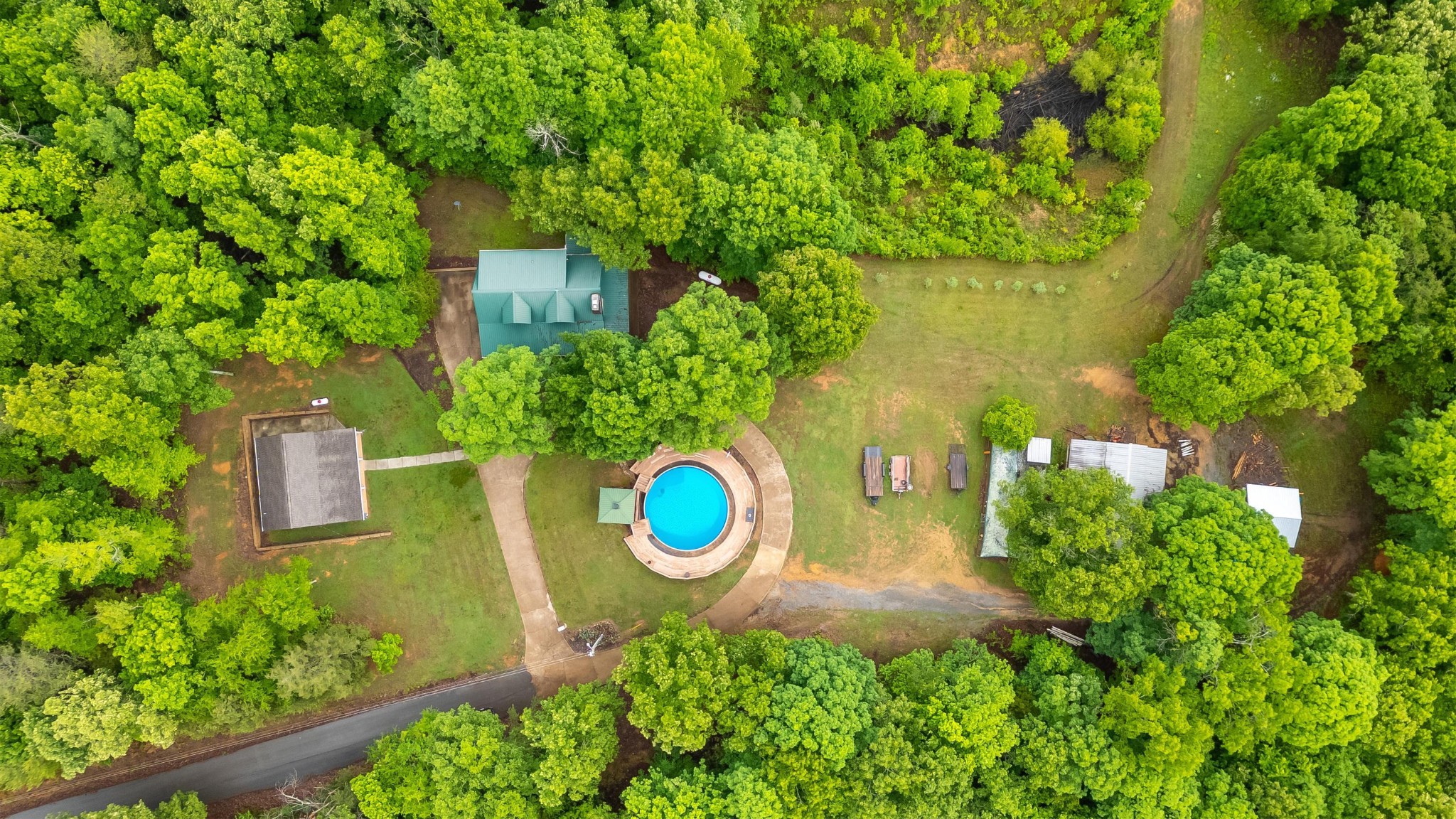 6435 Davis Hill Road Birchwood, TN 37308 - Photo 6 of 64 a backyard of a house with lots of green space