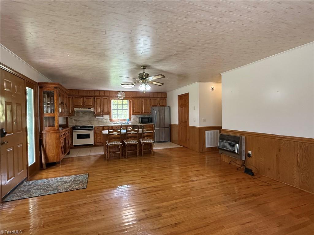 934 Mt Zion Road Deep Gap, NC 28618 - Photo 10 of 37