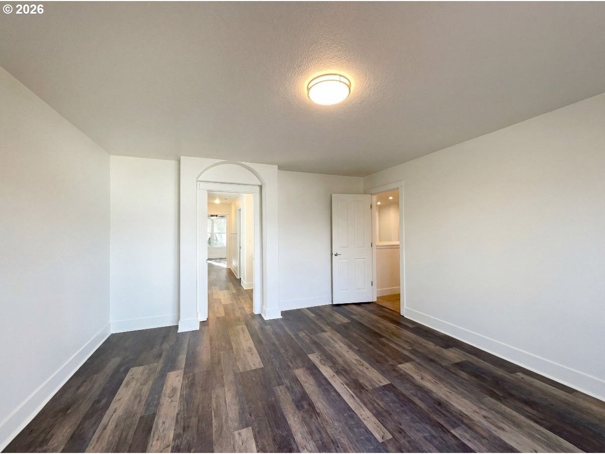 10989 Southwest Oneida Street Tualatin, OR 97062 - Photo 20 of 34