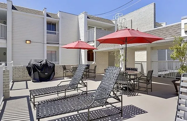 $1,300 | 3805 Houma Boulevard, Unit B116, Metairie, LA 70006