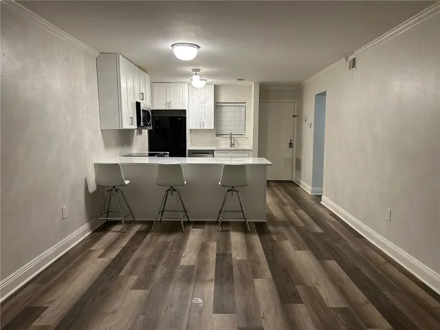 $1,300 | 3805 Houma Boulevard, Unit B116, Metairie, LA 70006