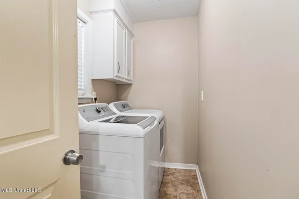 $239,900 | 102 Spanish Moss Drive, Clinton, MS 39056