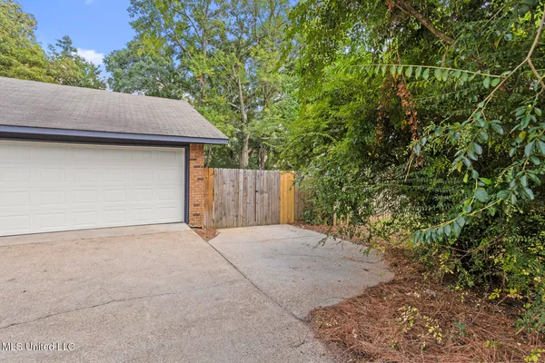 $239,900 | 102 Spanish Moss Drive, Clinton, MS 39056