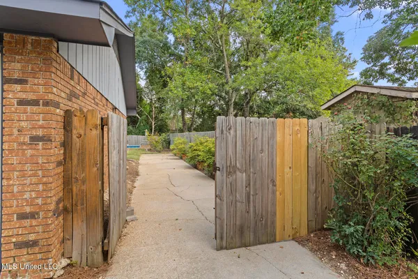 $239,900 | 102 Spanish Moss Drive, Clinton, MS 39056