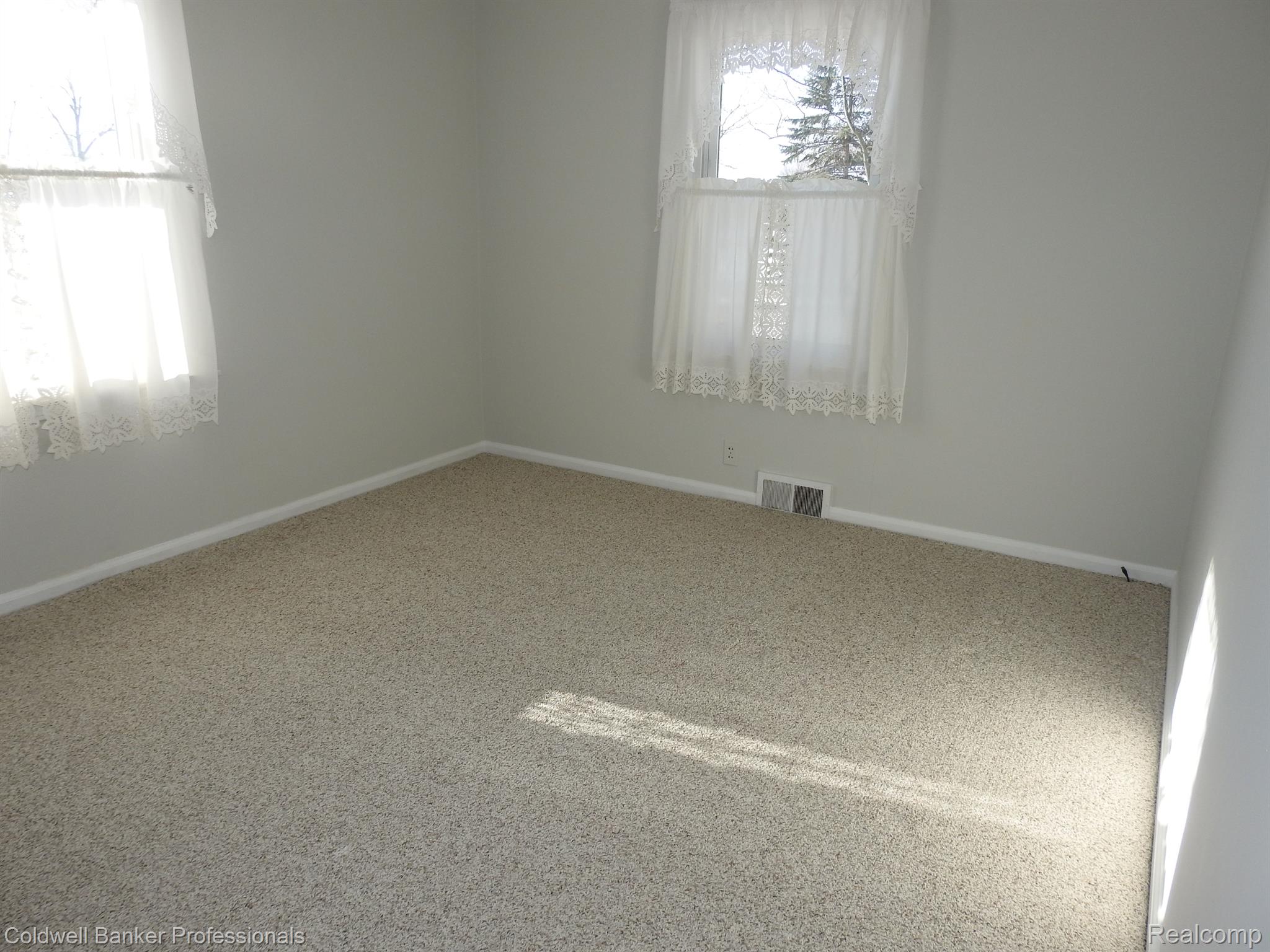 3066 Davison Road Lapeer, MI 48446 - Photo 17 of 22