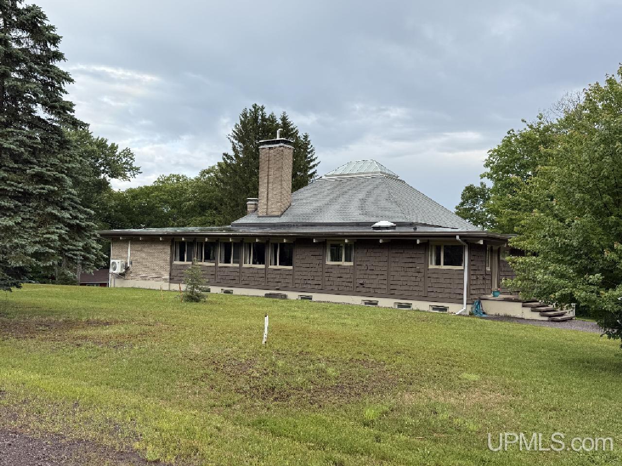 22125 Ridge Road Houghton, MI 49931 - Photo 3 of 80