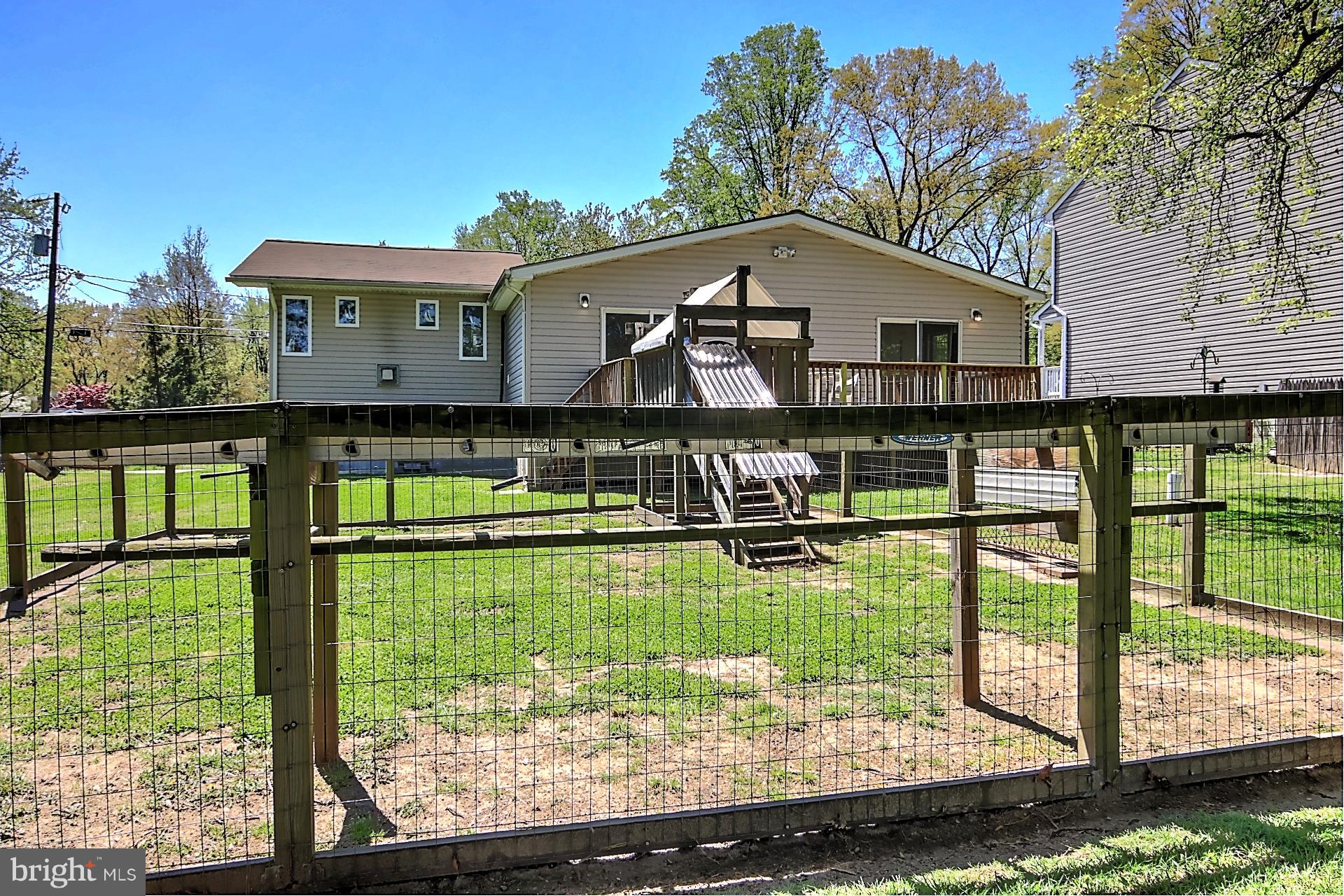 1930 Arundel Road Pasadena, MD 21122 - Photo 28 of 30 Fenced Pay Area
