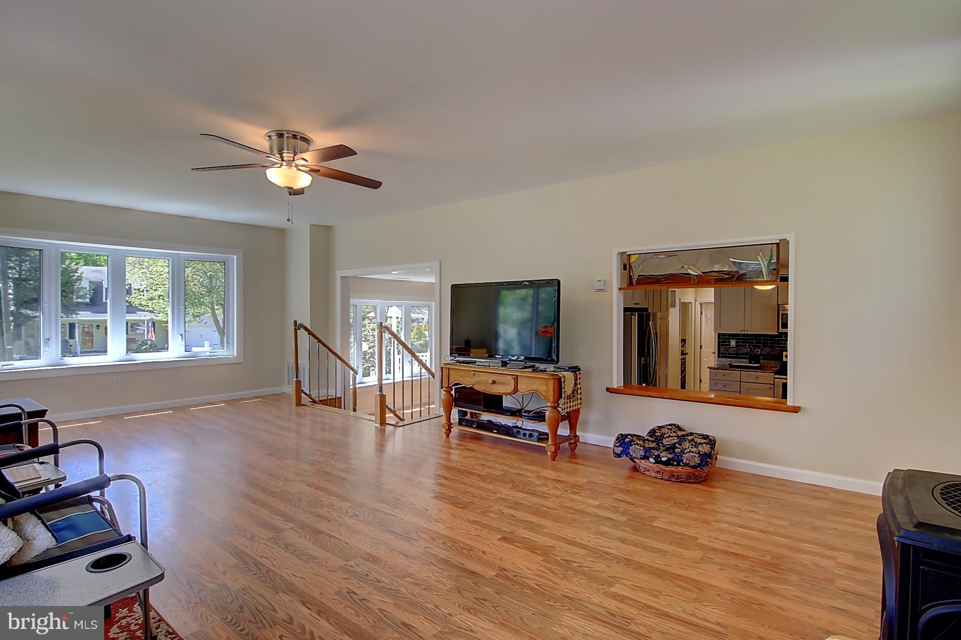 1930 Arundel Road Pasadena, MD 21122 - Photo 8 of 30 Den