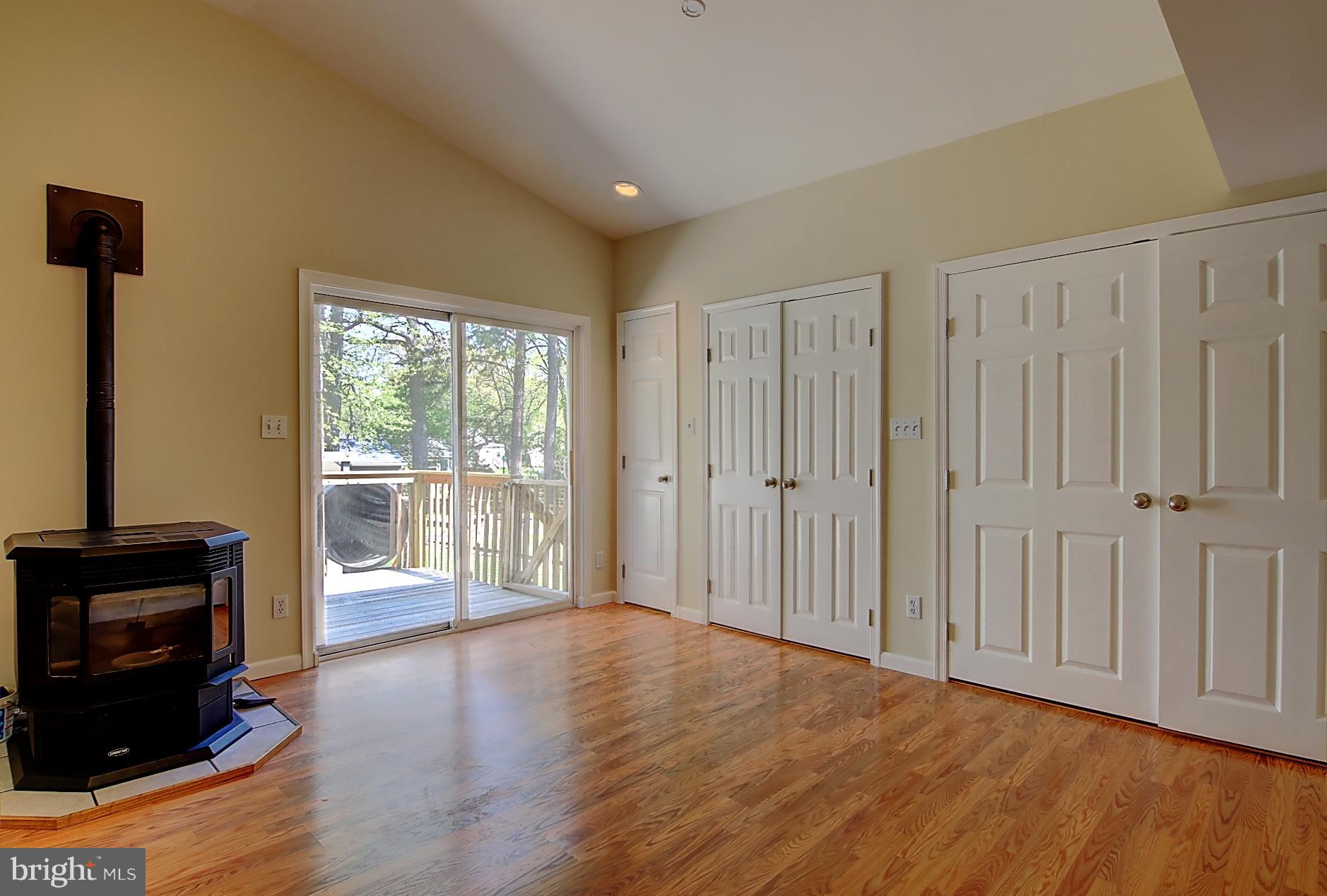 1930 Arundel Road Pasadena, MD 21122 - Photo 10 of 30 Family Room