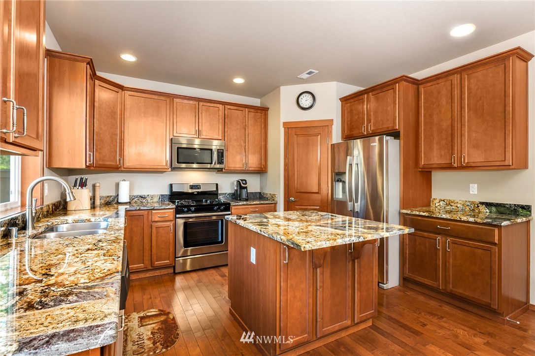 3611 164th Street Southeast Bothell, WA 98012 - Photo 7 of 18 Gallery Image 7