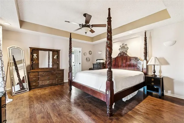 $370,000 | 1137 Lake Louise Drive, Gretna, LA 70056