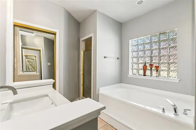 $370,000 | 1137 Lake Louise Drive, Gretna, LA 70056